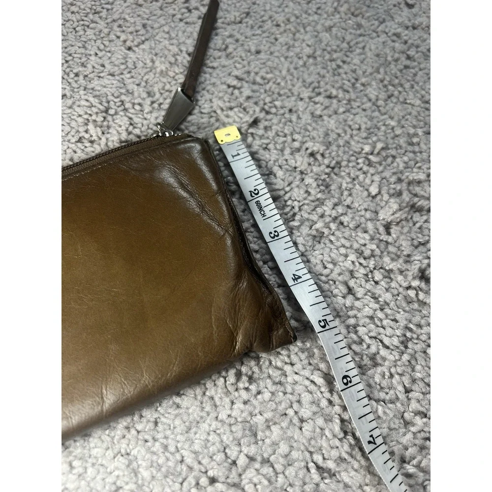 Hobo‎ International Brown Leather Wristlet Clutch Purse Zip Closure